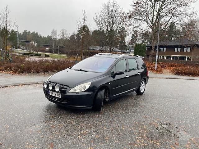 Svart Begagnad 2004 Peugeot 307 Kombi | 30 000 kr (Dyr) - Bild 1/4