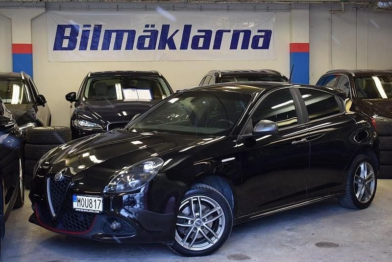 Svart Begagnad 2018 Alfa Romeo Giulietta Distinctive Halvkombi | 129 000 kr - Bild 1/4