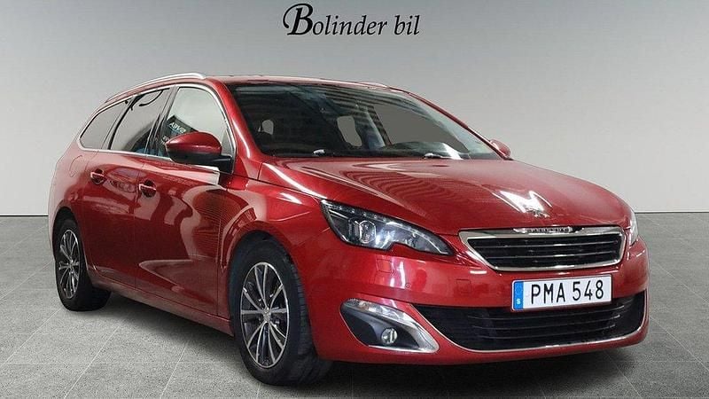 Ljusröd (röd) Begagnad 2017 Peugeot 308 Allure Kombi | 128 900 kr (Marknadspris) - Bild 1/4