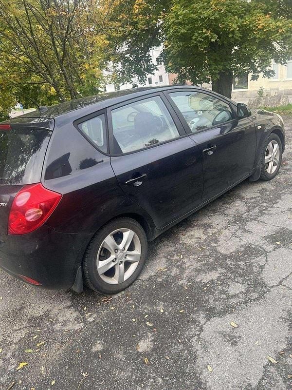 Begagnad 2008 Kia Ceed Halvkombi | 39 999 kr (Marknadspris) - Bild 1/4