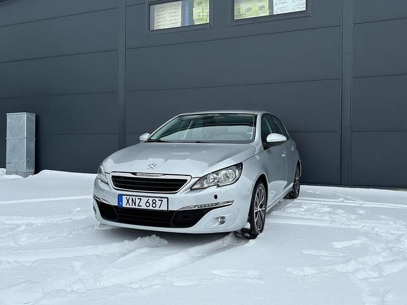 Begagnad Peugeot 308 Active 120 HK (88 kW) 2016 Ljusgrå Halvkombi