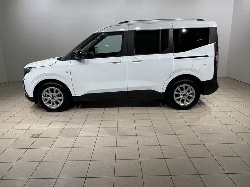 Begagnad Ford Tourneo Titanium 125 HK (91 kW) 2024 Vit