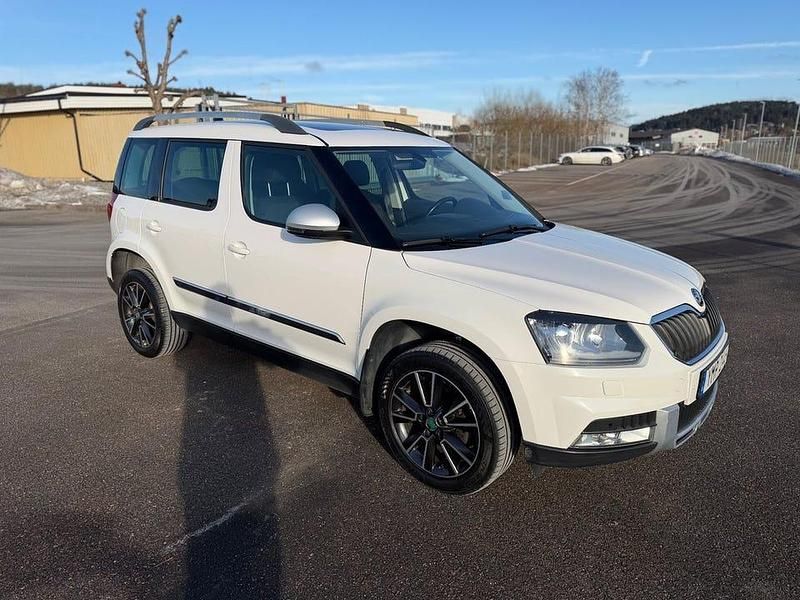 Begagnad Skoda Yeti Outdoor 150 HK (110 kW) 2017 Vit SUV