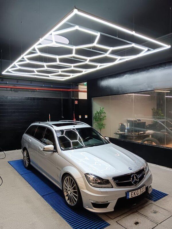 Silver Begagnad 2012 Mercedes C63 AMG Avantgarde Kombi | 330 000 kr (Marknadspris) - Bild 1/4