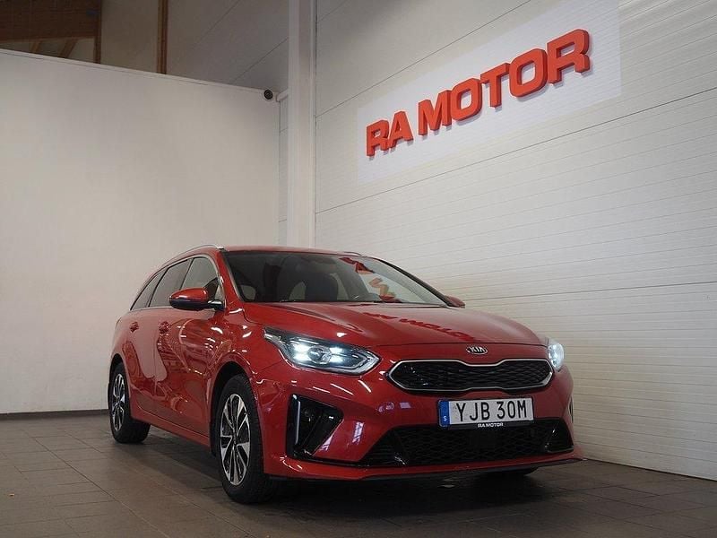 Röd Begagnad 2021 Kia Ceed Sportswagon Advance Kombi | 214 900 kr (Superpris) - Bild 1/3