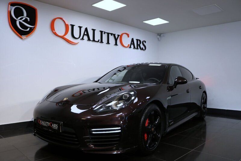 Mörkbrun Begagnad 2015 Porsche Panamera GTS Sedan | 419 000 kr - Bild 1/4