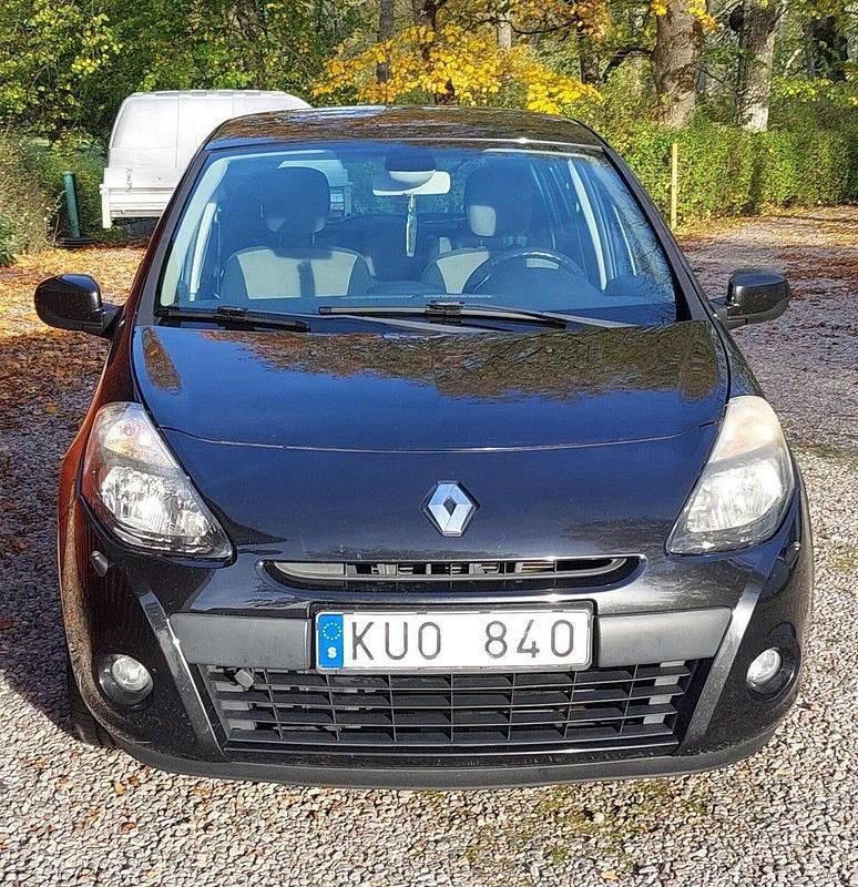 Begagnad 2010 Renault Clio R.S. Halvkombi | 26 500 kr (Bra pris) - Bild 1/4