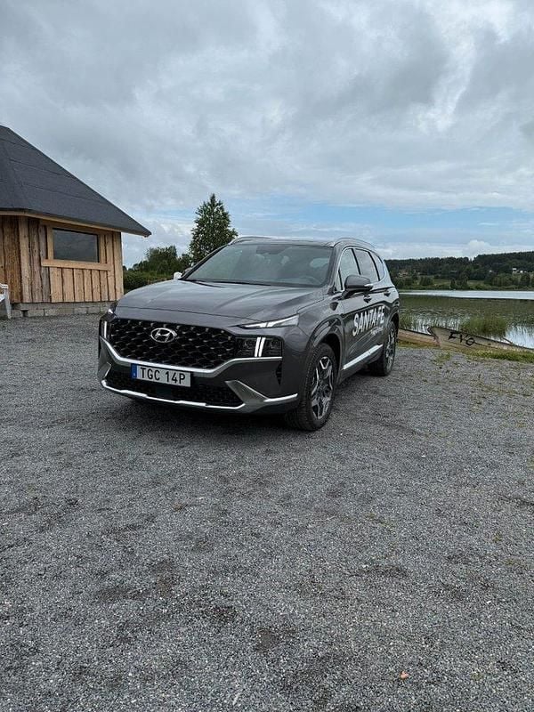 Grå Begagnad 2023 Hyundai Santa Fe Advanced SUV | 529 500 kr (Dyr) - Bild 1/4