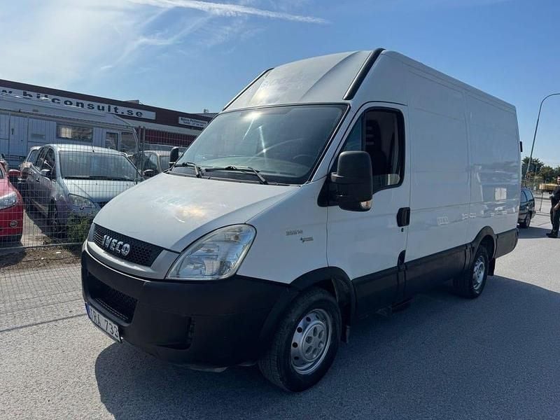 Begagnad Iveco Daily 136 HK (100 kW) 2011 Vit Van