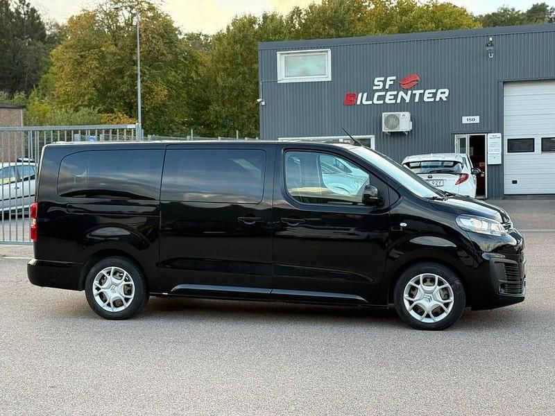 Svart Begagnad 2022 Citroën Spacetourer Van | 289 900 kr - Bild 1/4