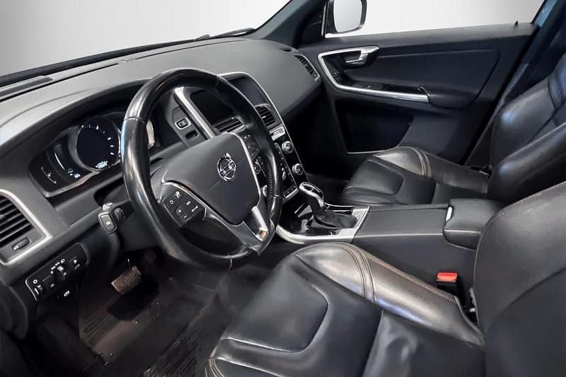 Begagnad Volvo XC60 Summum 192 HK (141 kW) 2017 Grå SUV