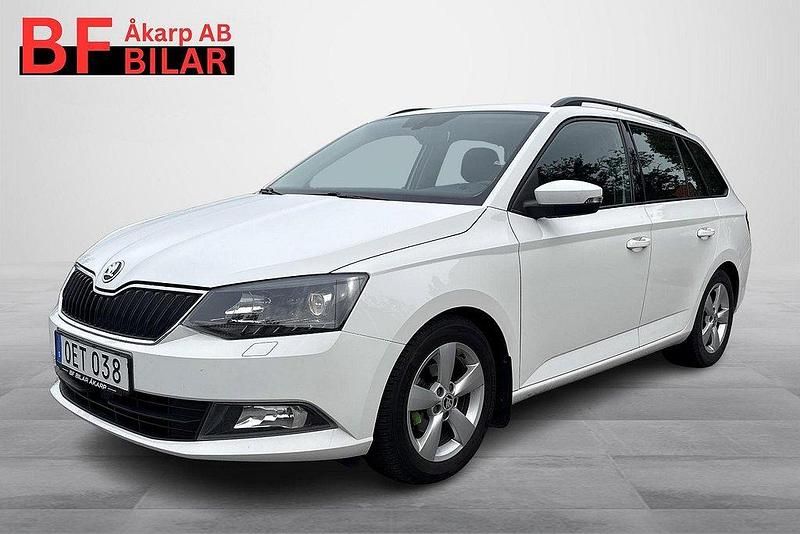 Vit Begagnad 2016 Skoda Fabia Style Kombi | 104 500 kr (Lite dyr) - Bild 1/4