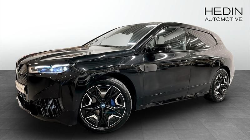 Svart Begagnad 2023 BMW iX M Sport SUV | 698 700 kr (Dyr) - Bild 1/4