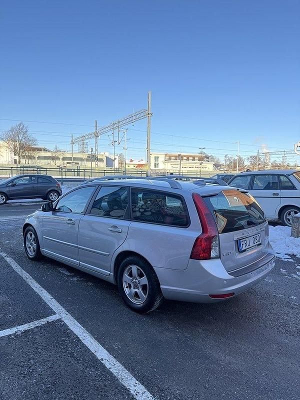Begagnad Volvo V50 Momentum 116 HK (85 kW) 2012 Grå Kombi