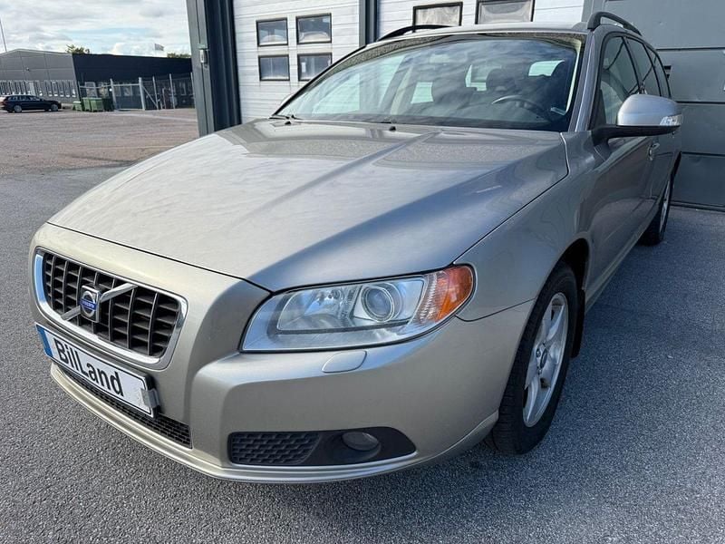 Ljusbrun (brun) Begagnad 2009 Volvo V70 Momentum Kombi | 54 900 kr (Bra pris) - Bild 1/4