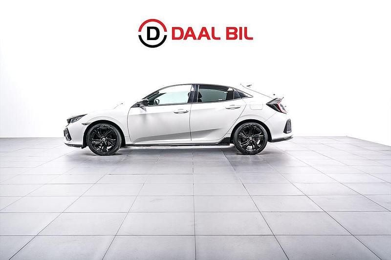 Vit Begagnad 2018 Honda Civic Dynamic Halvkombi | 164 700 kr (Marknadspris) - Bild 1/4