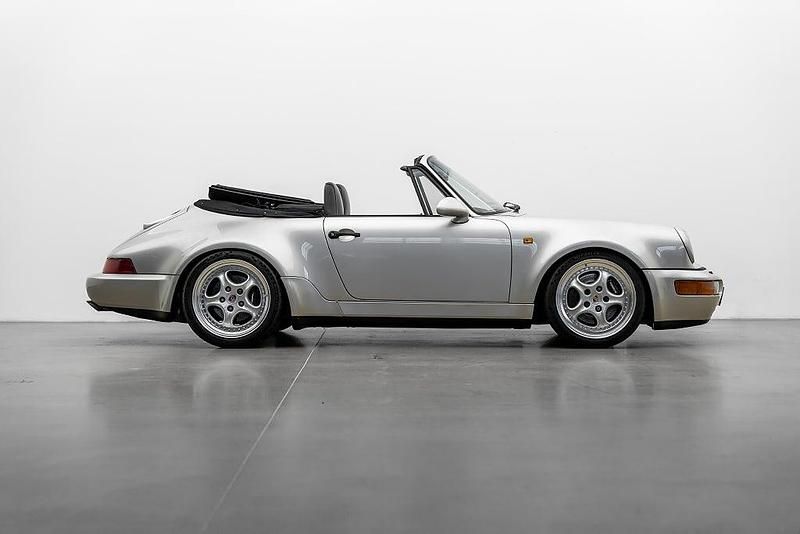Begagnad Porsche 911 Carrera Cabriolet 250 HK (183 kW) 1992 Ljusgul Cab