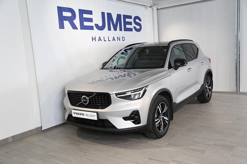 Begagnad Volvo XC40 Plus 200 HK (147 kW) 2023 Silver SUV
