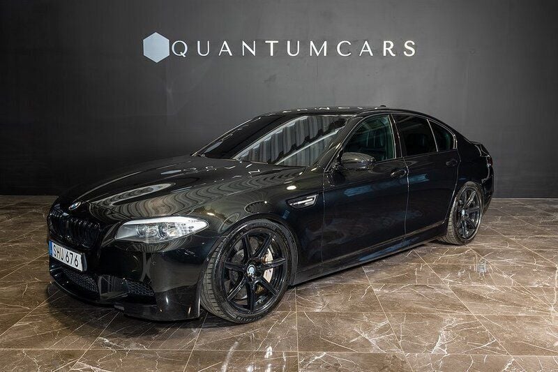 Svart Begagnad 2012 BMW M5 Sport Line Sedan | 539 000 kr - Bild 1/4