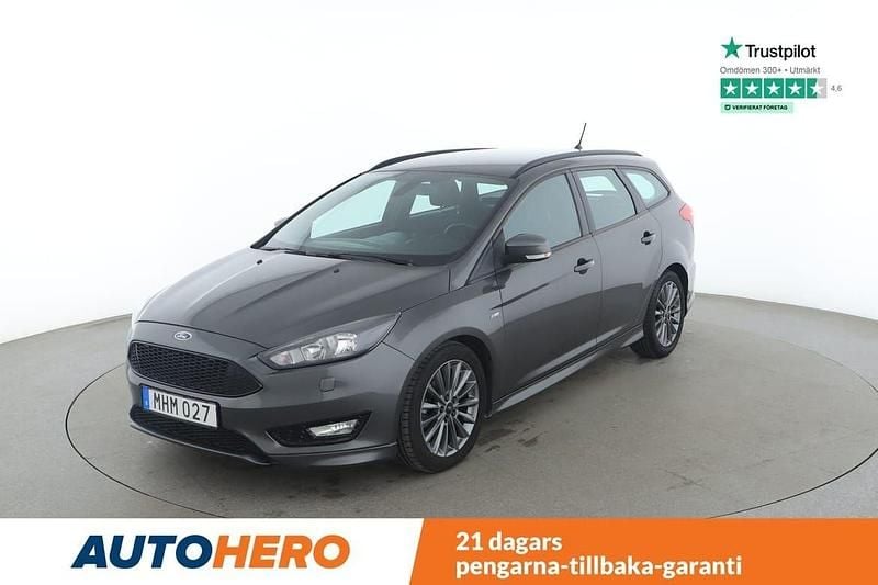 Grå Begagnad 2017 Ford Focus ST-Line Kombi | 115 000 kr (Lite dyr) - Bild 1/4