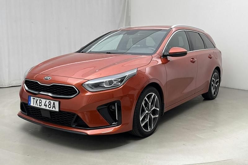 Orange Begagnad 2020 Kia Ceed GT-Line | 171 000 kr - Bild 1/4