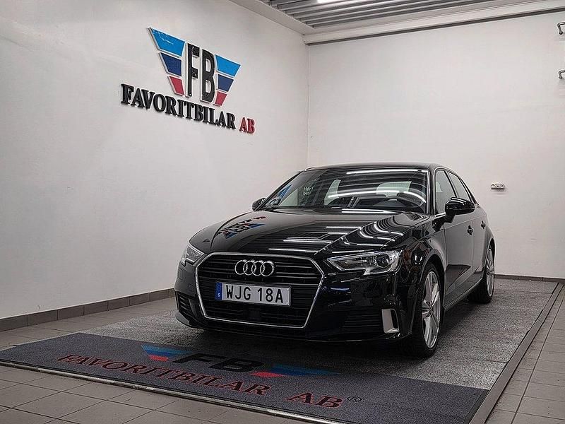 Svart Begagnad 2019 Audi A3 Sportback Sport Halvkombi | 185 000 kr (Marknadspris) - Bild 1/4