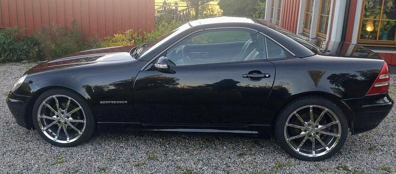 Svart Begagnad 2001 Mercedes SLK230 Cab | 67 000 kr (Bra pris) - Bild 1/4