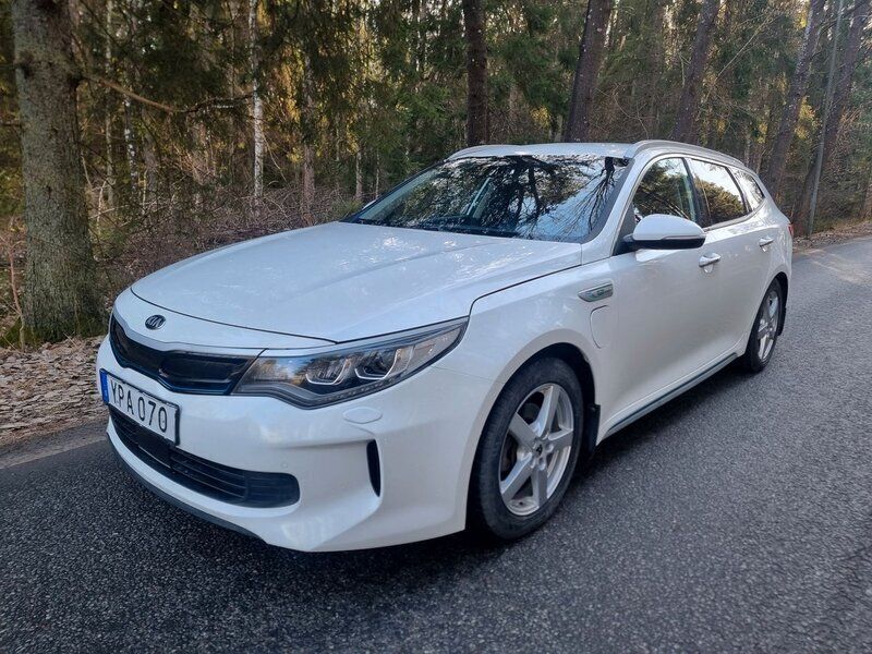 Vit Begagnad 2017 Kia Optima Hybrid Comfort Sedan | 169 900 kr (Marknadspris) - Bild 1/4