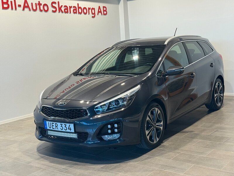 Grå Begagnad 2015 Kia Ceed GT-Line Kombi | 119 500 kr (Marknadspris) - Bild 1/4