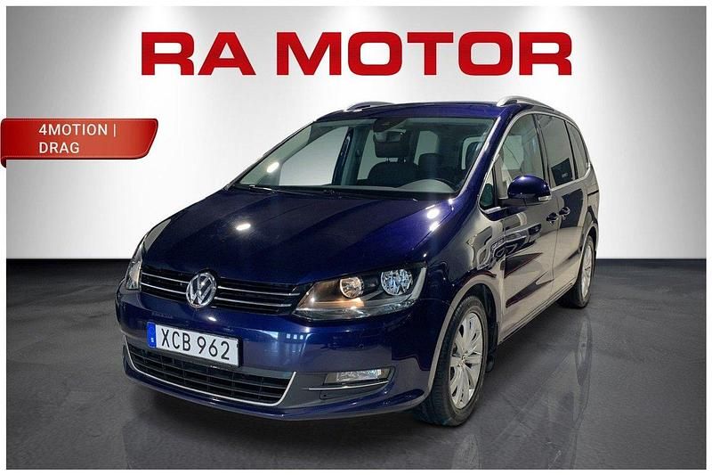 Mörkblå Begagnad 2017 VW Sharan Minibuss | 329 900 kr (Dyr) - Bild 1/4