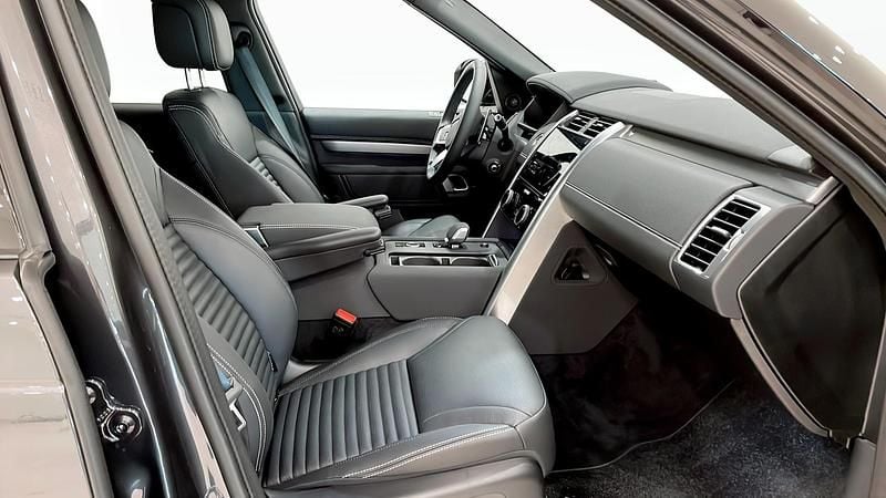 Begagnad Land Rover Discovery 5 2025 Grå SUV