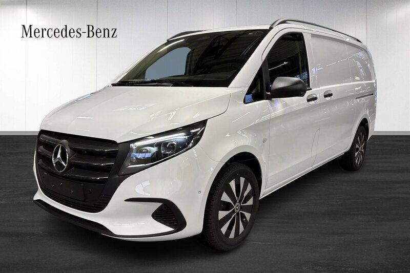 Vit Ny 2025 Mercedes Vito Minibuss | 723 750 kr (Marknadspris) - Bild 1/4