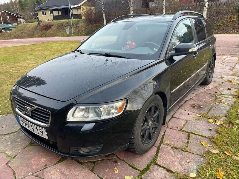Svart Begagnad 2009 Volvo V50 Momentum Kombi | 39 500 kr - Bild 1/4