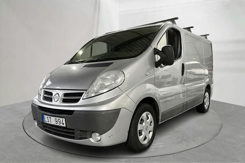 Silver Begagnad 2011 Nissan Primastar Minibuss | 59 000 kr (Superpris) - Bild 1/4