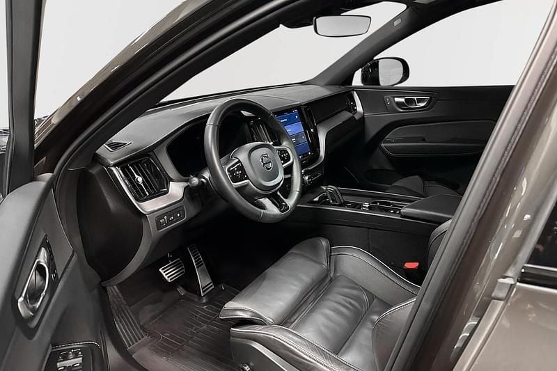 Begagnad Volvo XC60 2022 Grå SUV