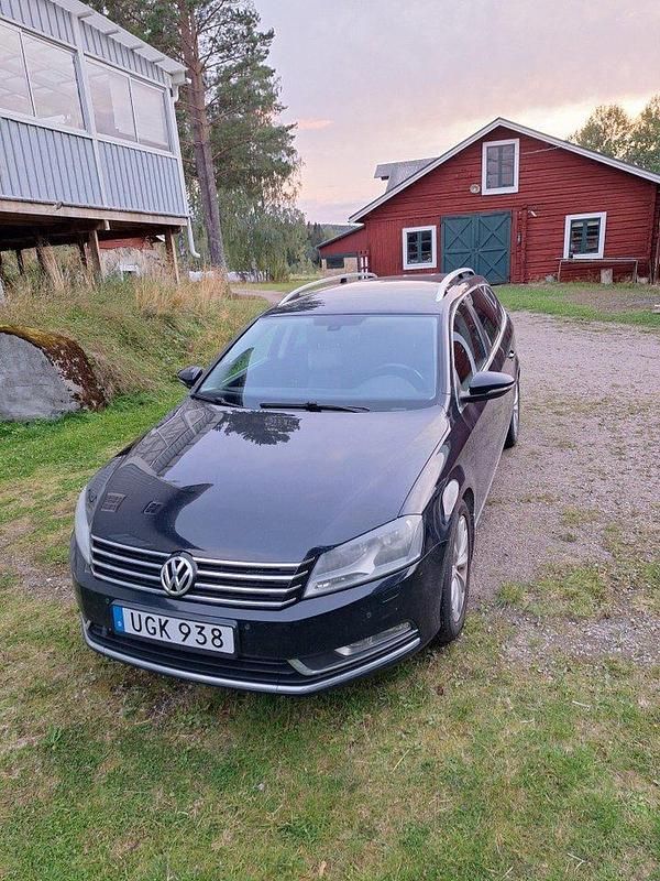 Svart Begagnad 2012 VW Passat Kombi | 55 000 kr (Bra pris) - Bild 1/2