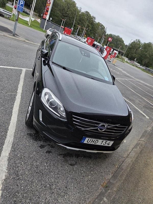 Svart Begagnad 2016 Volvo XC60 Summum SUV | 180 000 kr (Bra pris) - Bild 1/4