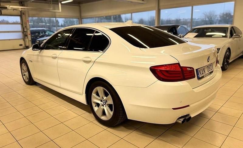 Begagnad BMW 520 184 HK (135 kW) 2013 Vit Sedan