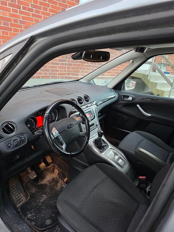 Begagnad Ford Galaxy 145 HK (106 kW) 2009 Minibuss