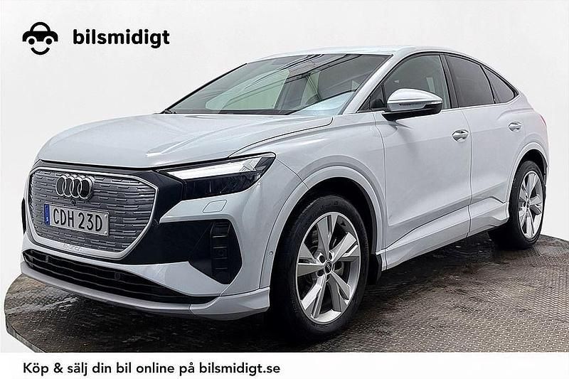 Vit Begagnad 2022 Audi Q4 Sportback e-tron Proline SUV | 447 800 kr (Marknadspris) - Bild 1/3