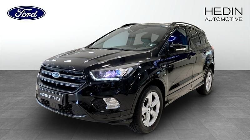 Svart (black) Begagnad 2019 Ford Kuga SUV | 199 900 kr (Marknadspris) - Bild 1/4