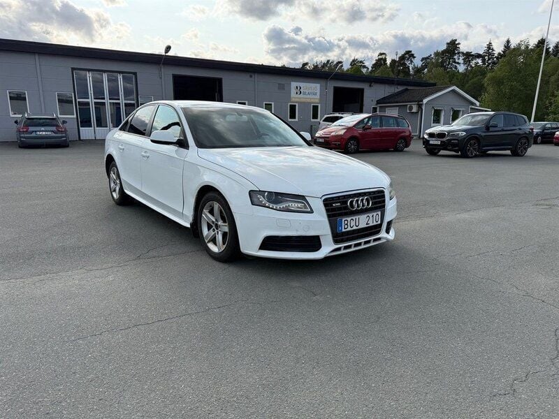 Vit Begagnad 2011 Audi A4 Sedan | 69 900 kr (Marknadspris) - Bild 1/4