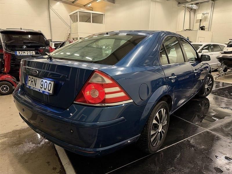 Begagnad Ford Mondeo 146 HK (107 kW) 2006 Blå Halvkombi