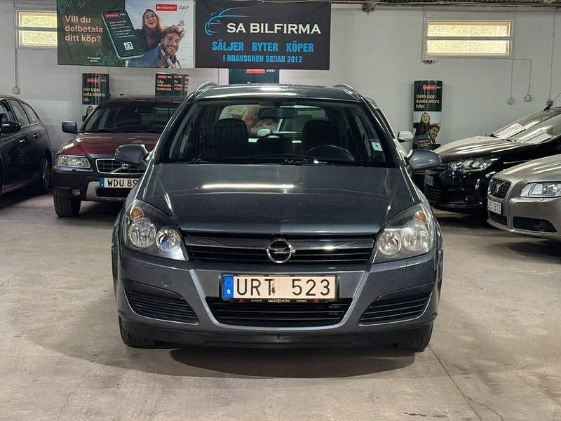 Grå Begagnad 2006 Opel Astra Kombi | 29 900 kr (Lite dyr) - Bild 1/4