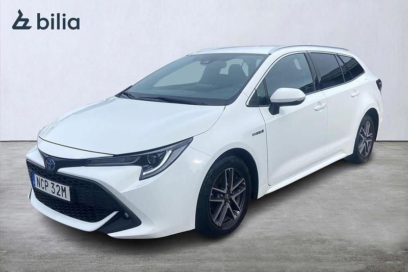 Vit Begagnad 2020 Toyota Corolla Style Kombi | 209 900 kr (Marknadspris) - Bild 1/4
