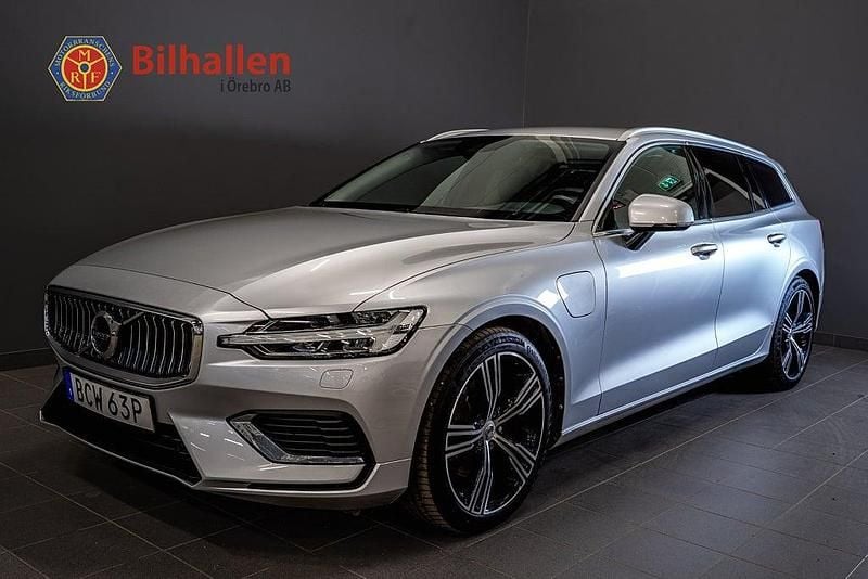 Silver Begagnad 2021 Volvo V60 Inscription Kombi | 309 000 kr (Bra pris) - Bild 1/4