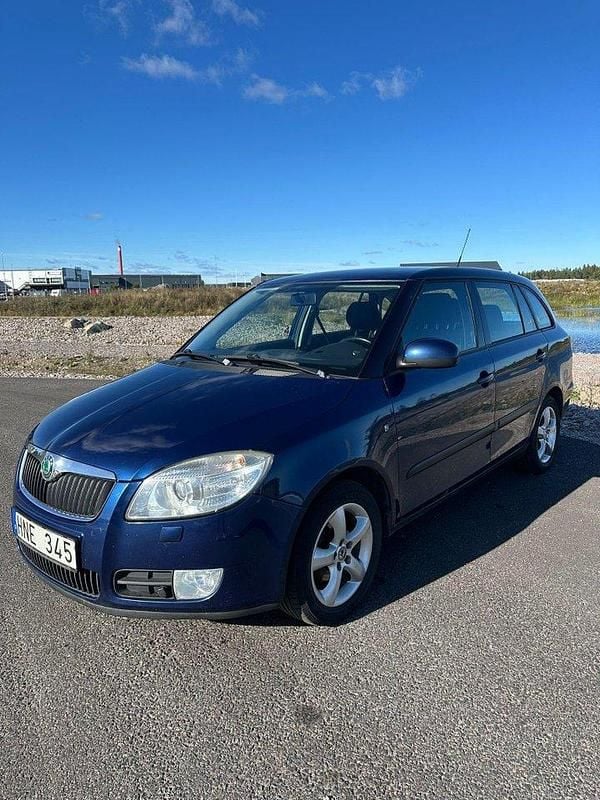 Blå Begagnad 2011 Skoda Fabia Kombi | 33 000 kr (Bra pris) - Bild 1/4