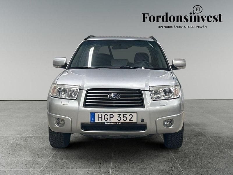 Silver Begagnad 2007 Subaru Forester SUV | 69 899 kr (Dyr) - Bild 1/4