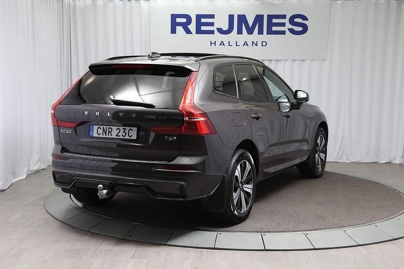 Begagnad Volvo XC60 Plus 355 HK (261 kW) 2025 Grå SUV