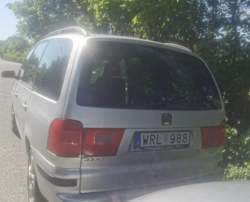 Silver Begagnad 2005 Seat Alhambra Minibuss | 20 000 kr - Bild 1/4